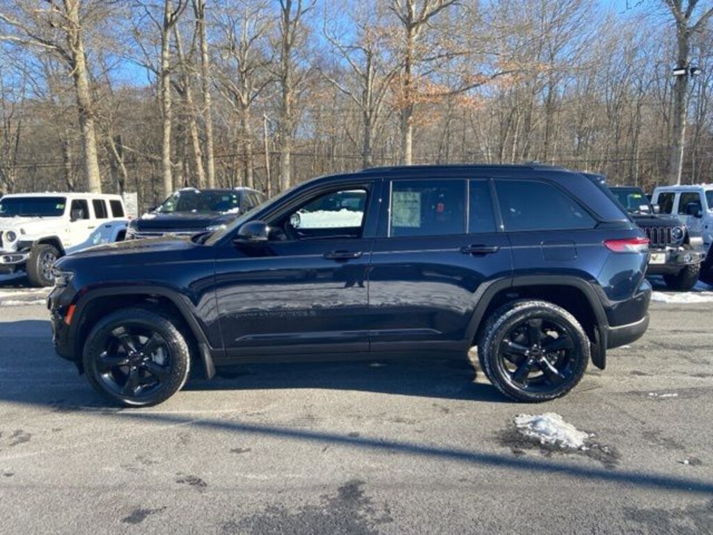 Used 2024 Jeep Grand Cherokee Limited SUV