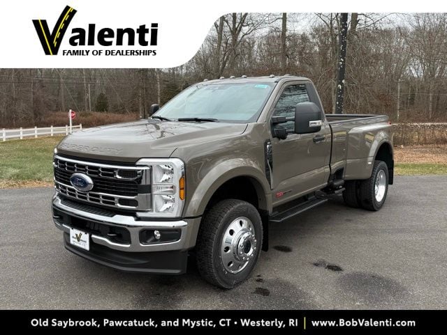 2026 Ford F-450 Super Duty XLT's photo