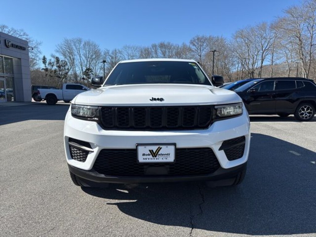 Used 2023 Jeep Grand Cherokee Altitude SUV