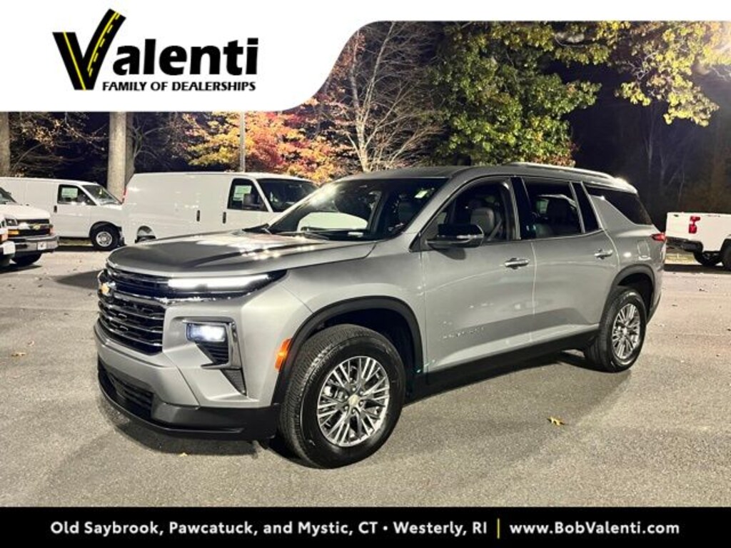 Used 2025 Chevrolet Traverse LT SUV