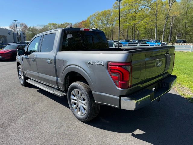 2025 Ford F-150 Lariat photo 4