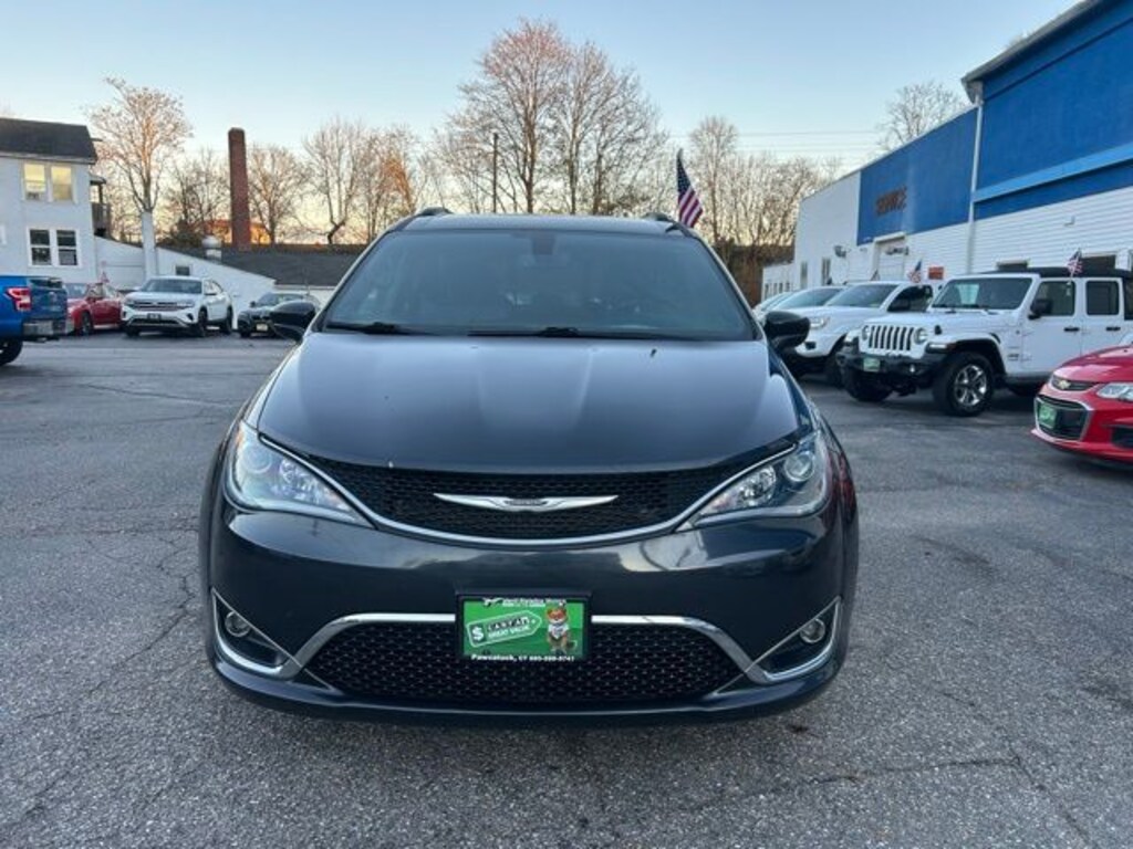 Used 2020 Chrysler Pacifica Touring L Minivan/Van