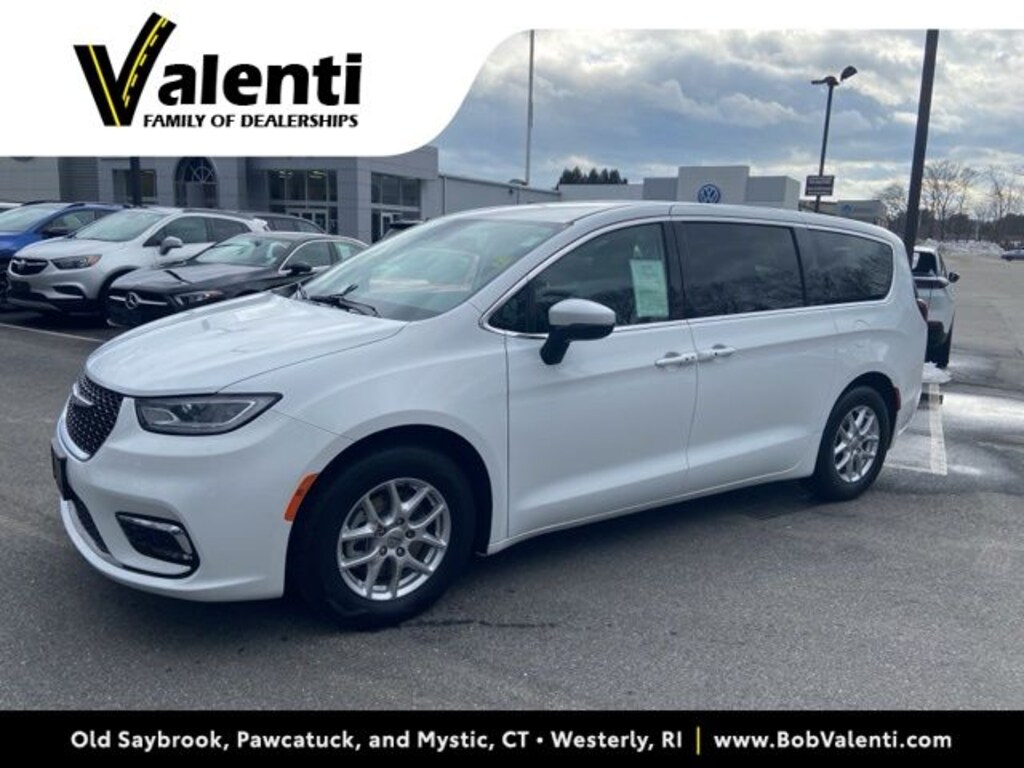 Used 2023 Chrysler Pacifica Touring L Minivan/Van