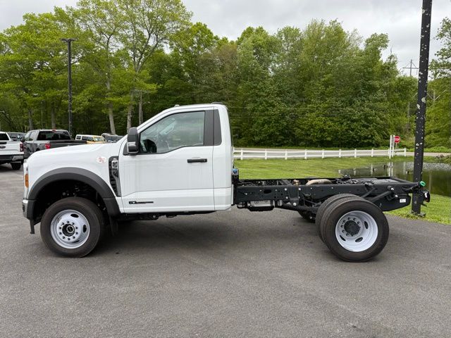 2024 Ford F-550 photo 3
