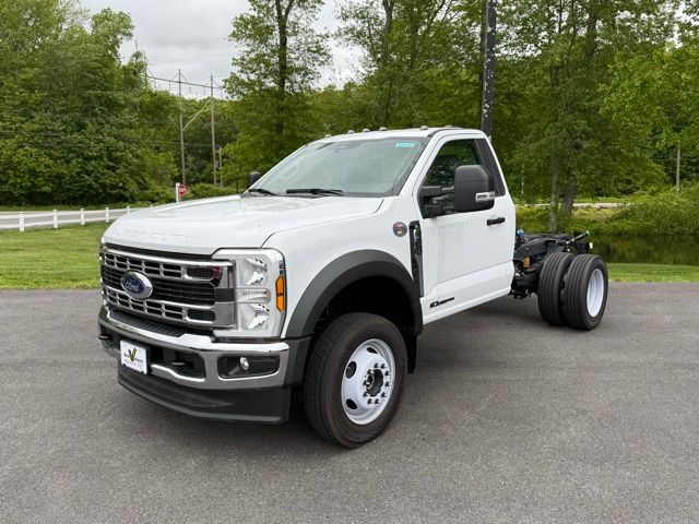 2024 Ford F-550 photo 2