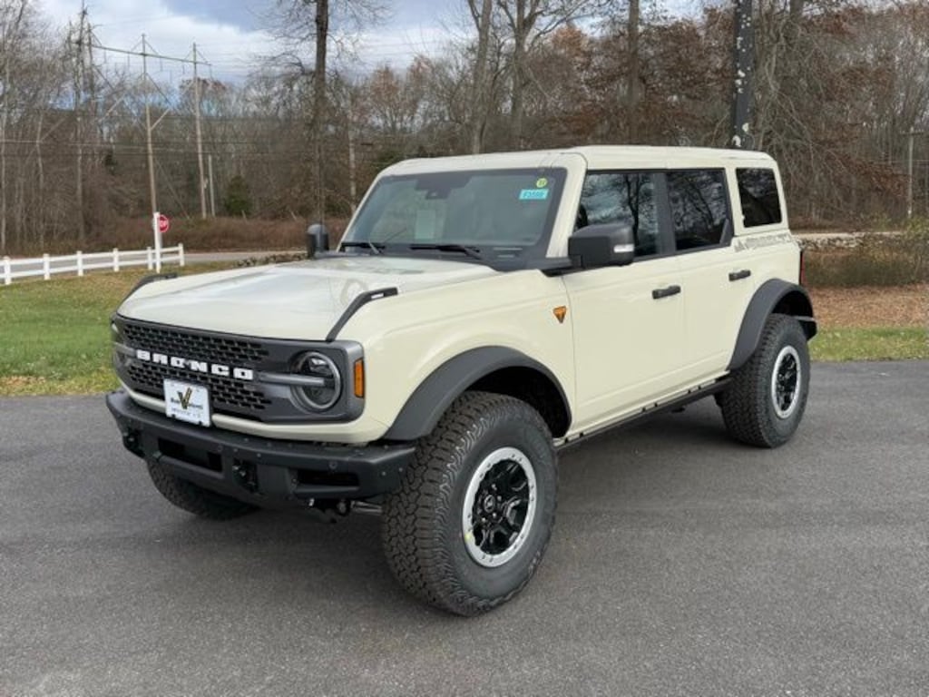 New 2025 Ford Bronco Badlands SUV