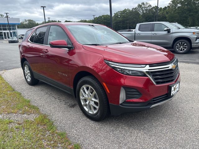 2022 Chevrolet Equinox LT photo 3