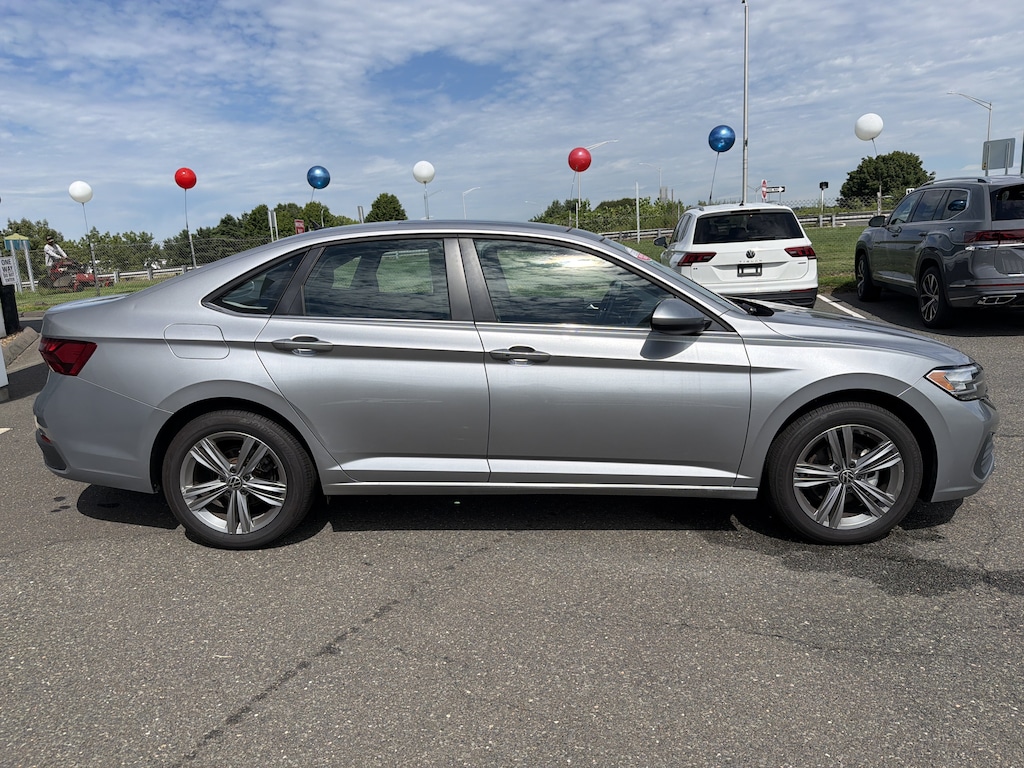 Certified 2024 Volkswagen Jetta 1.5T SE Sedan