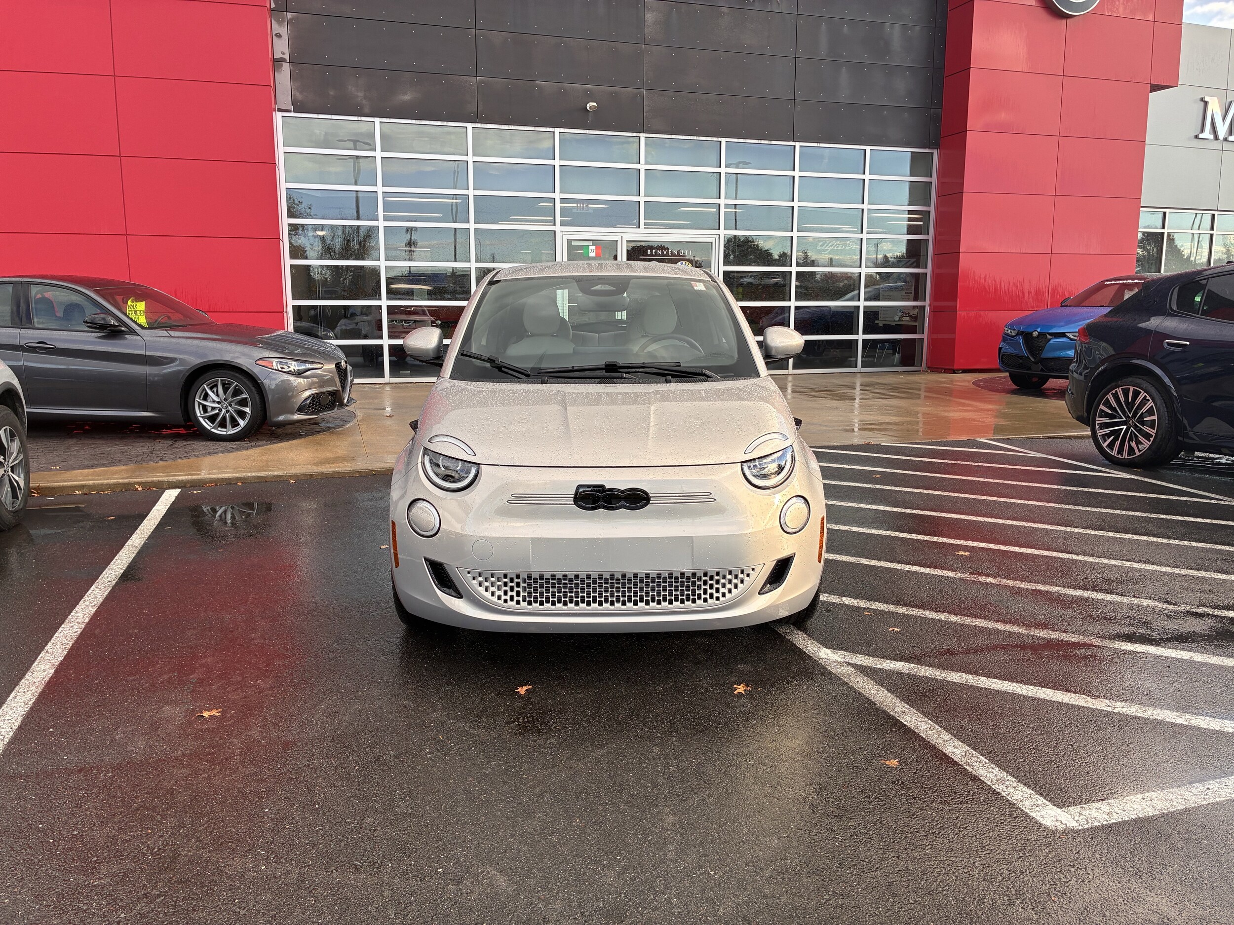 2025 Fiat 500e La Prima photo 2