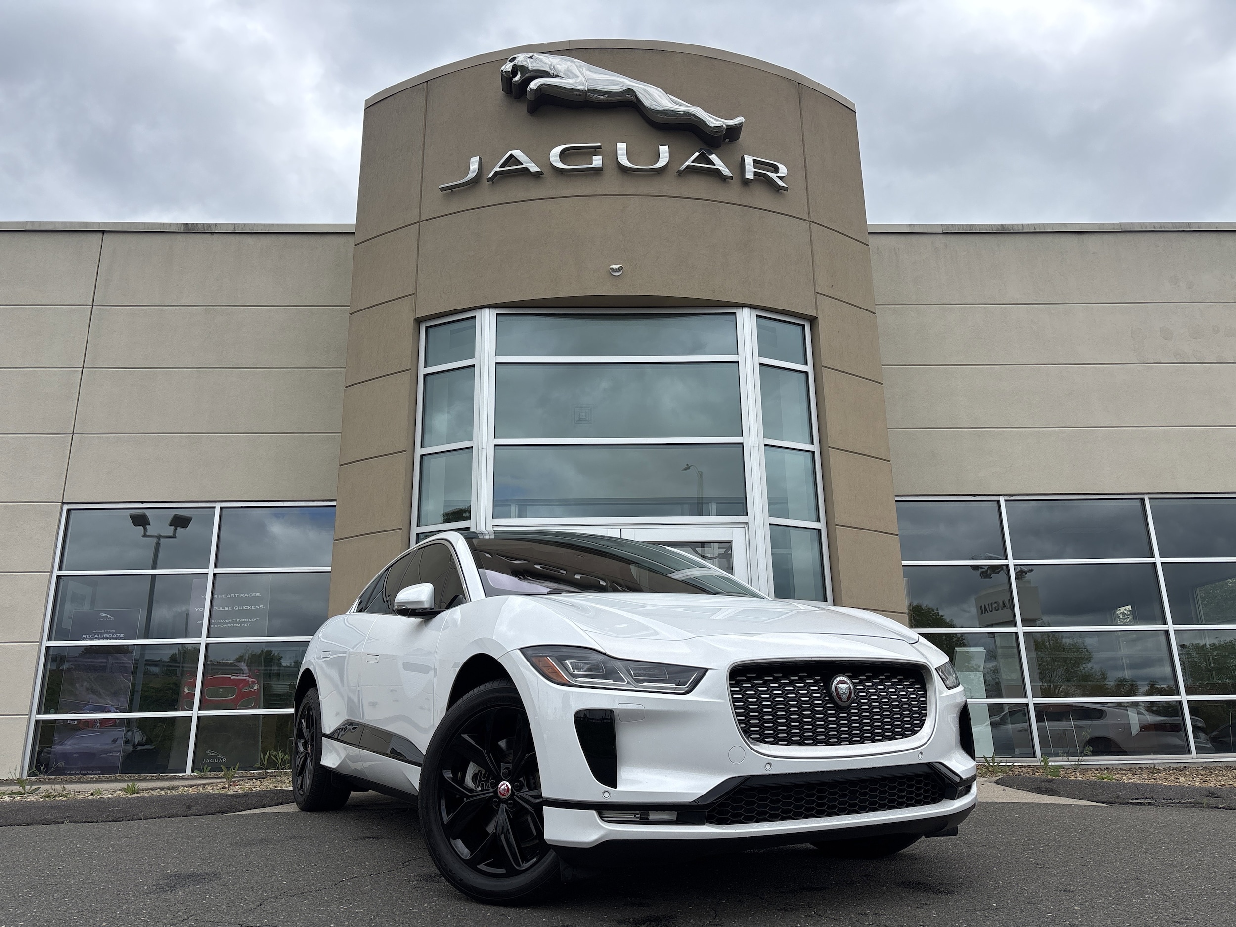 2023 Jaguar I-PACE EV400 HSE's photo