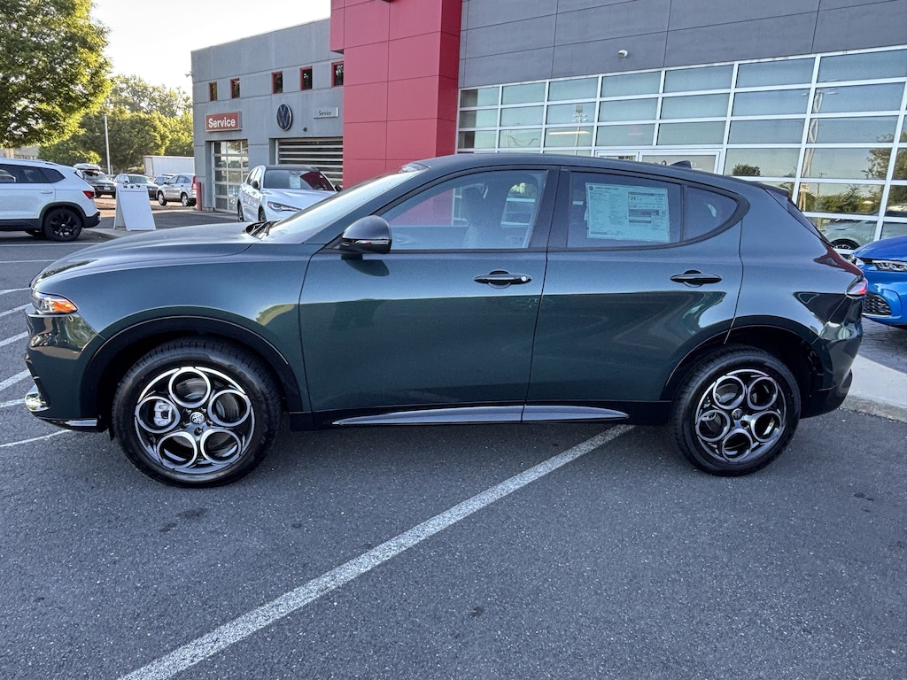 New 2026 Alfa Romeo Tonale Base SUV