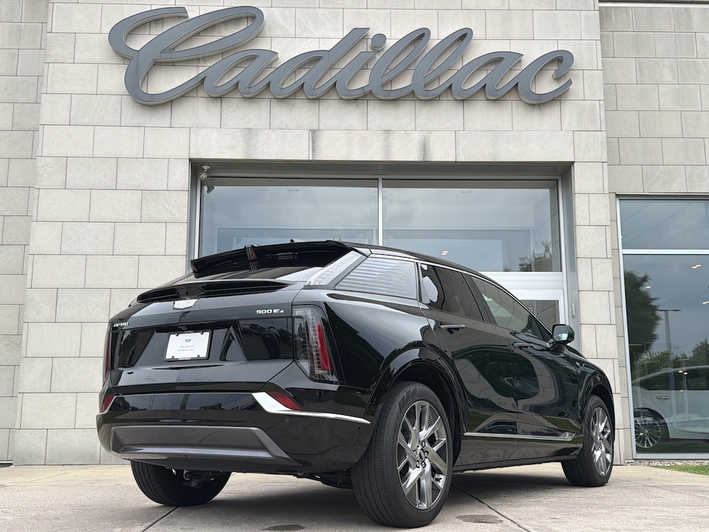 Used 2025 CADILLAC OPTIQ Luxury w/1SE SUV