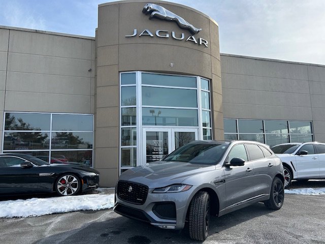 2025 Jaguar F-PACE R-Dynamic S's photo