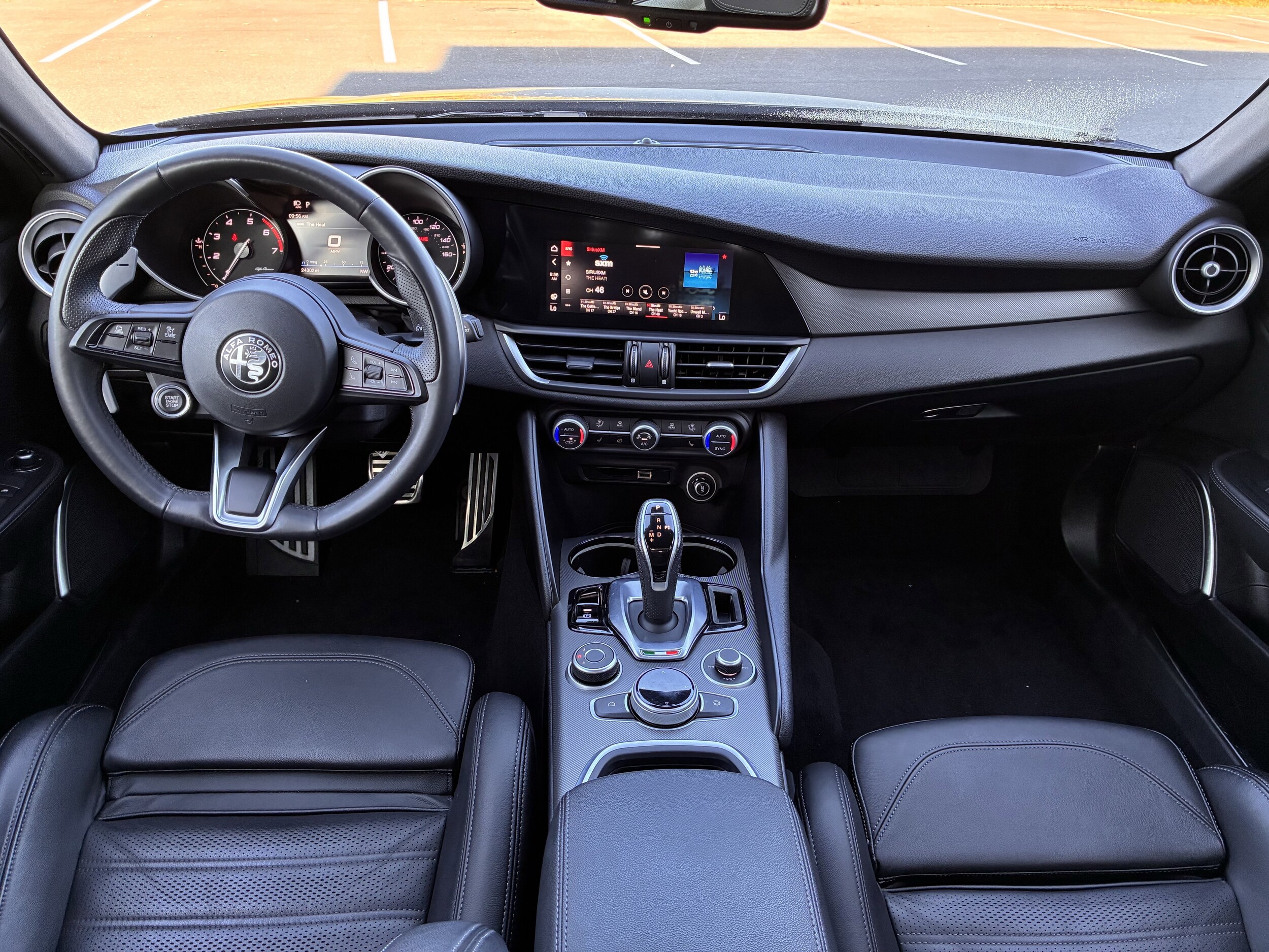 2022 Alfa Romeo Giulia Ti photo 2