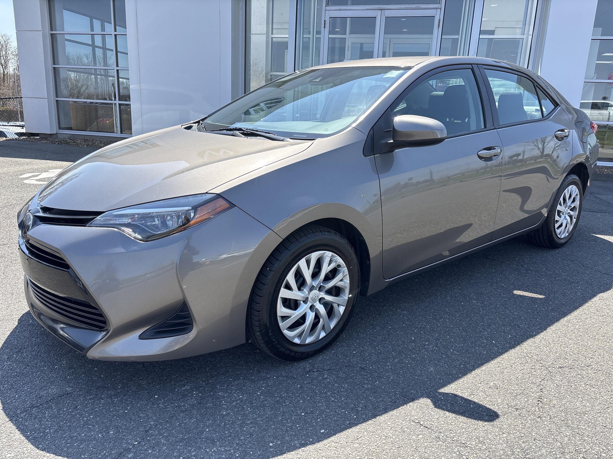 Used 2019 Toyota Corolla LE with VIN 2T1BURHE4KC184241 for sale in Hartford, CT