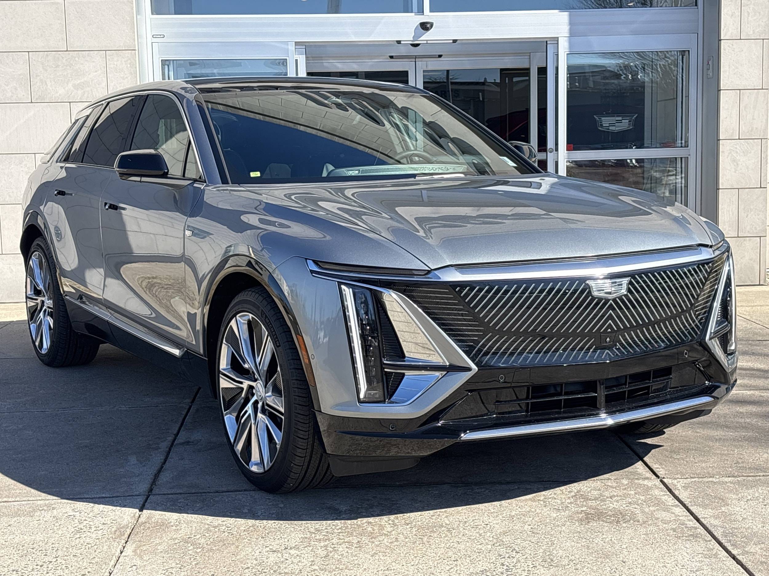 Used 2024 Cadillac LYRIQ Luxury 3 with VIN 1GYKPSRL5RZ140349 for sale in Hartford, CT