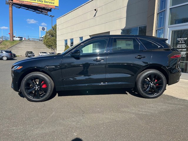 2025 Jaguar F-PACE P400 R-Dynamic S photo 2