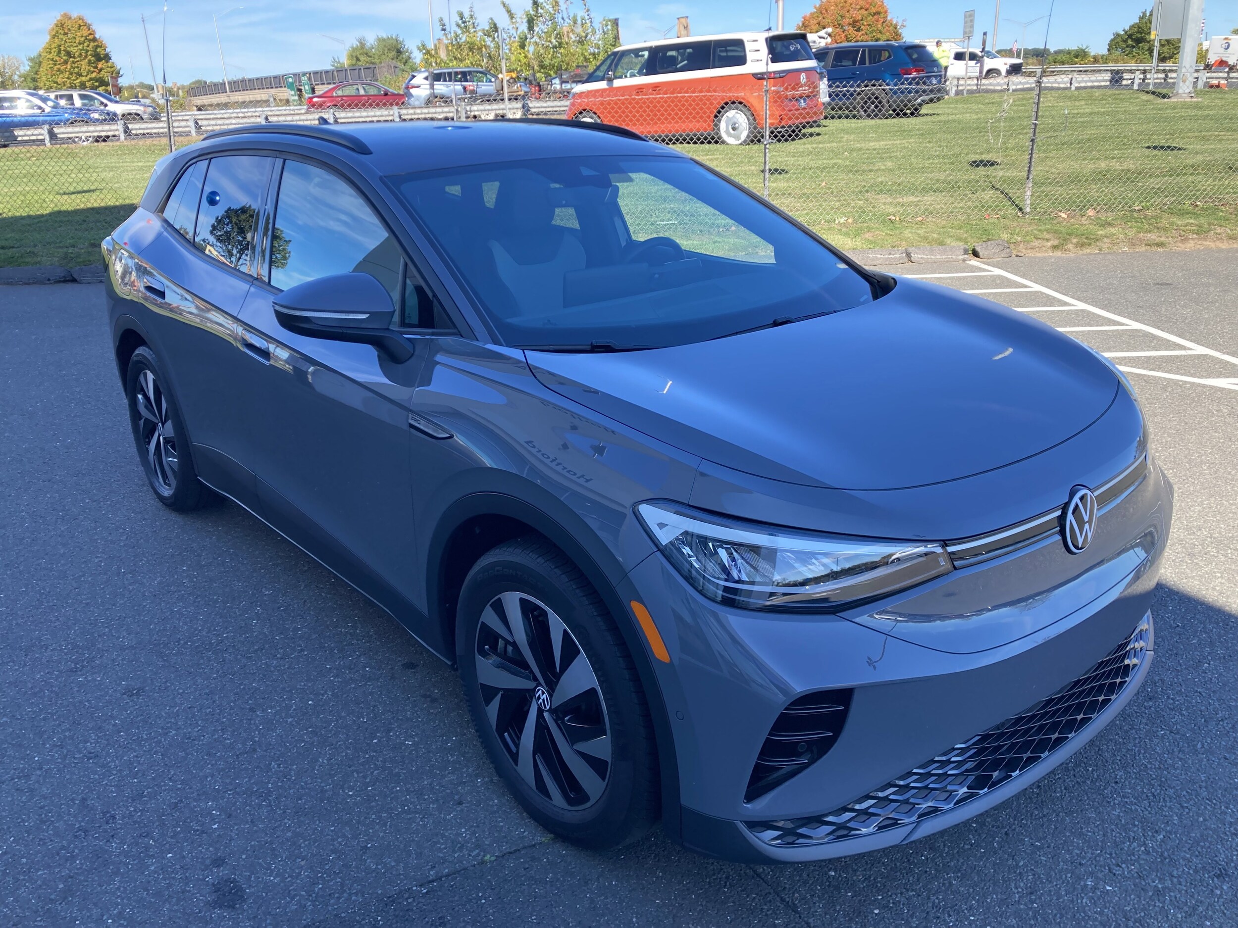 2023 Volkswagen ID.4 Pro photo 3