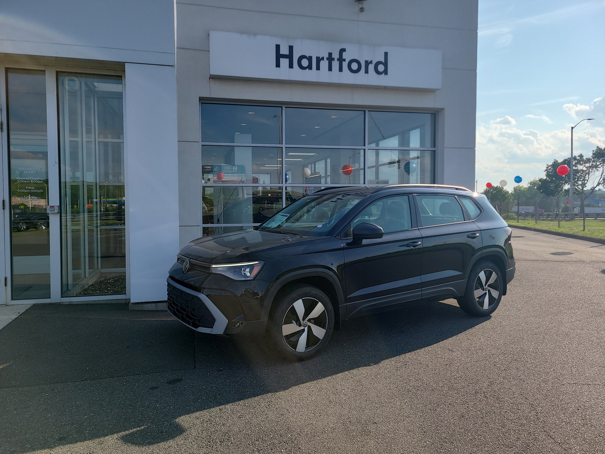 2025 Volkswagen Taos S's photo