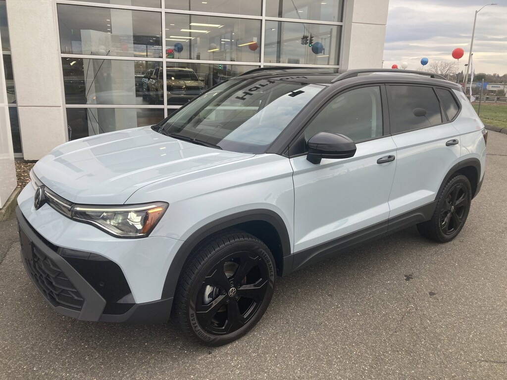 Certified 2025 Volkswagen Taos 1.5T SE Black SUV