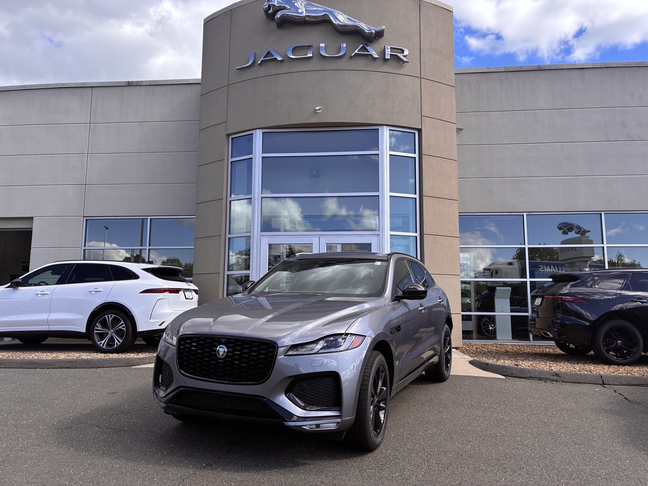 2026 Jaguar F-Pace R-Dynamic S's photo