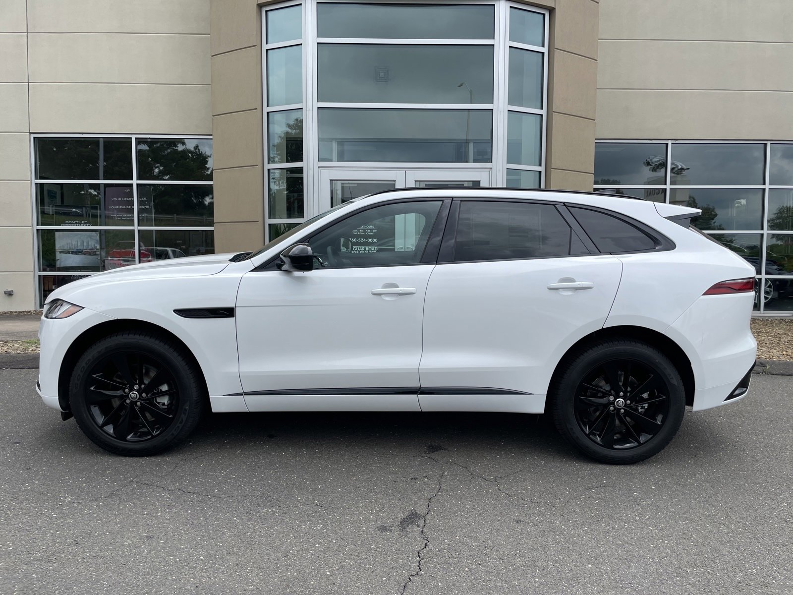 2025 Jaguar F-PACE P250 R-Dynamic S photo 3