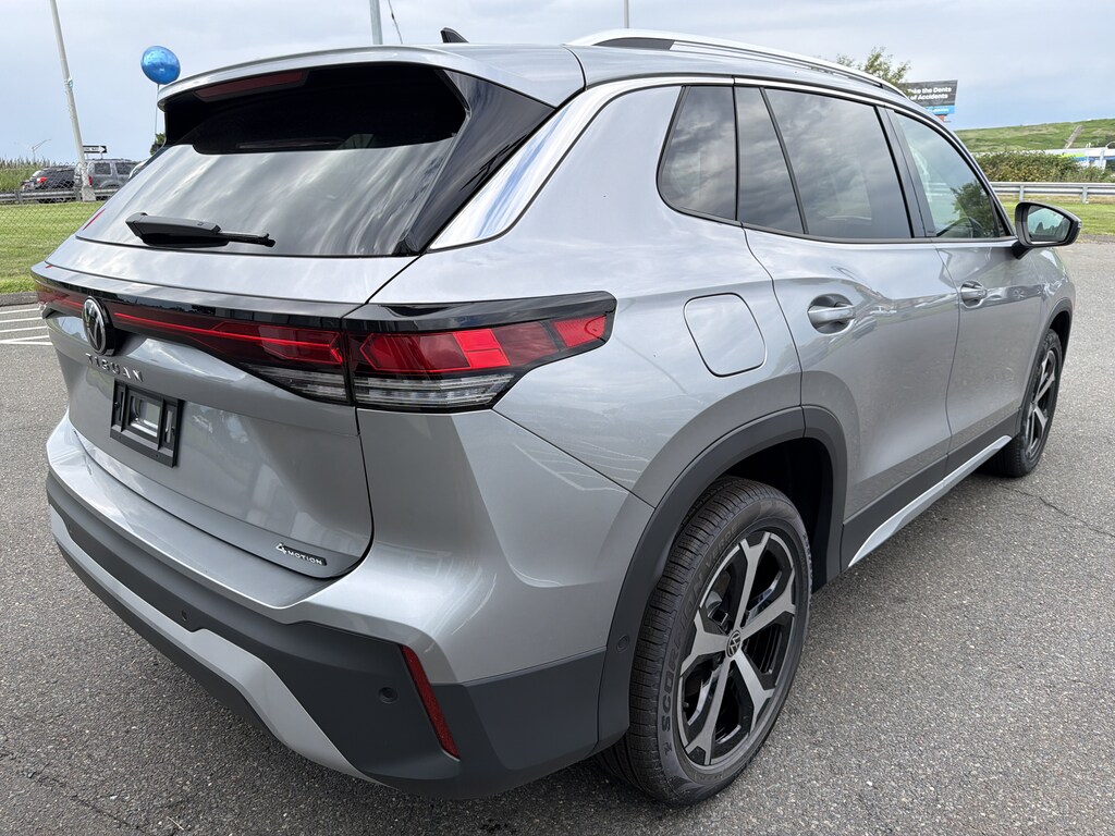 New 2026 Volkswagen Tiguan SE SUV
