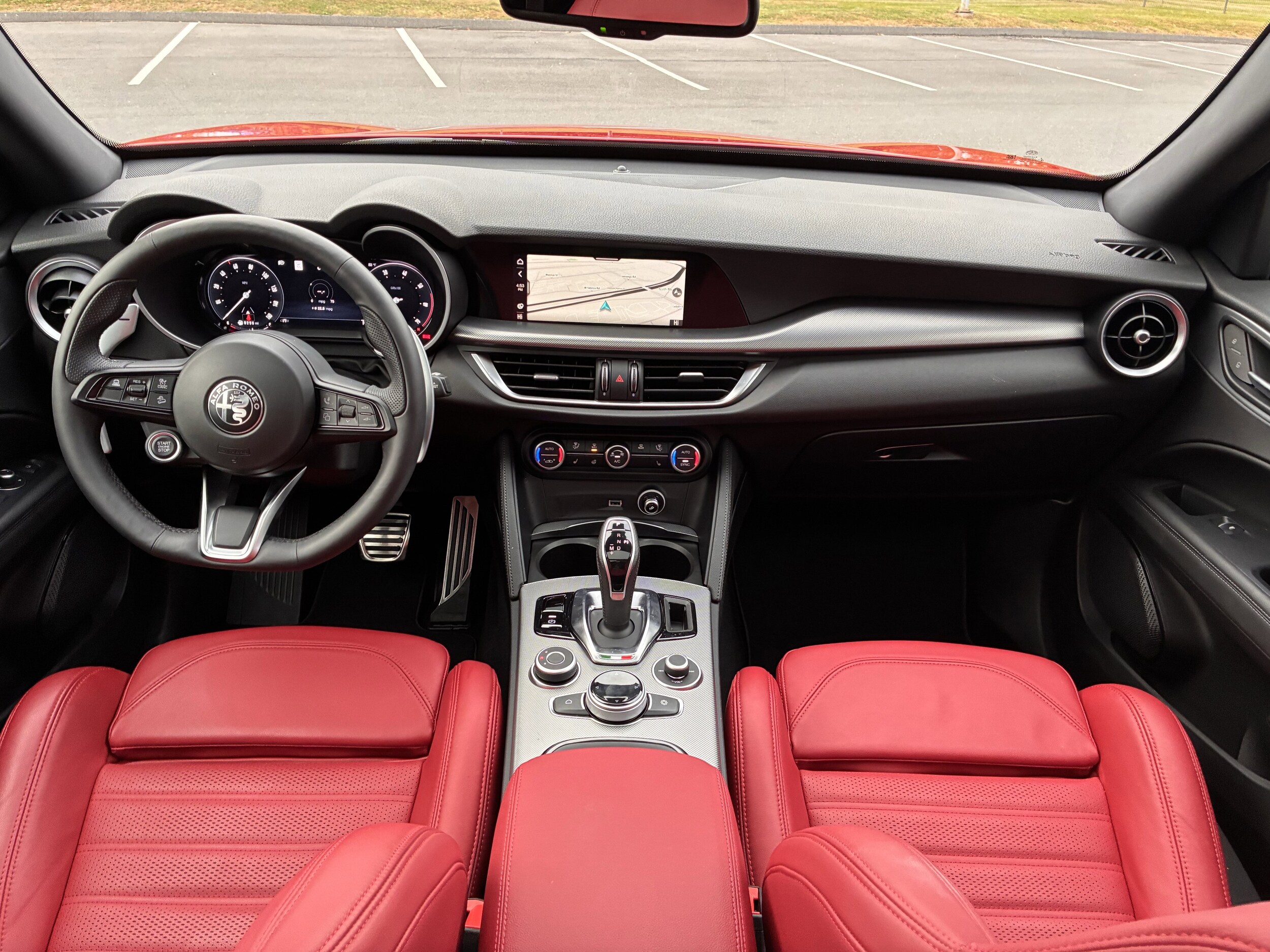 2025 Alfa Romeo Stelvio Sport photo 2