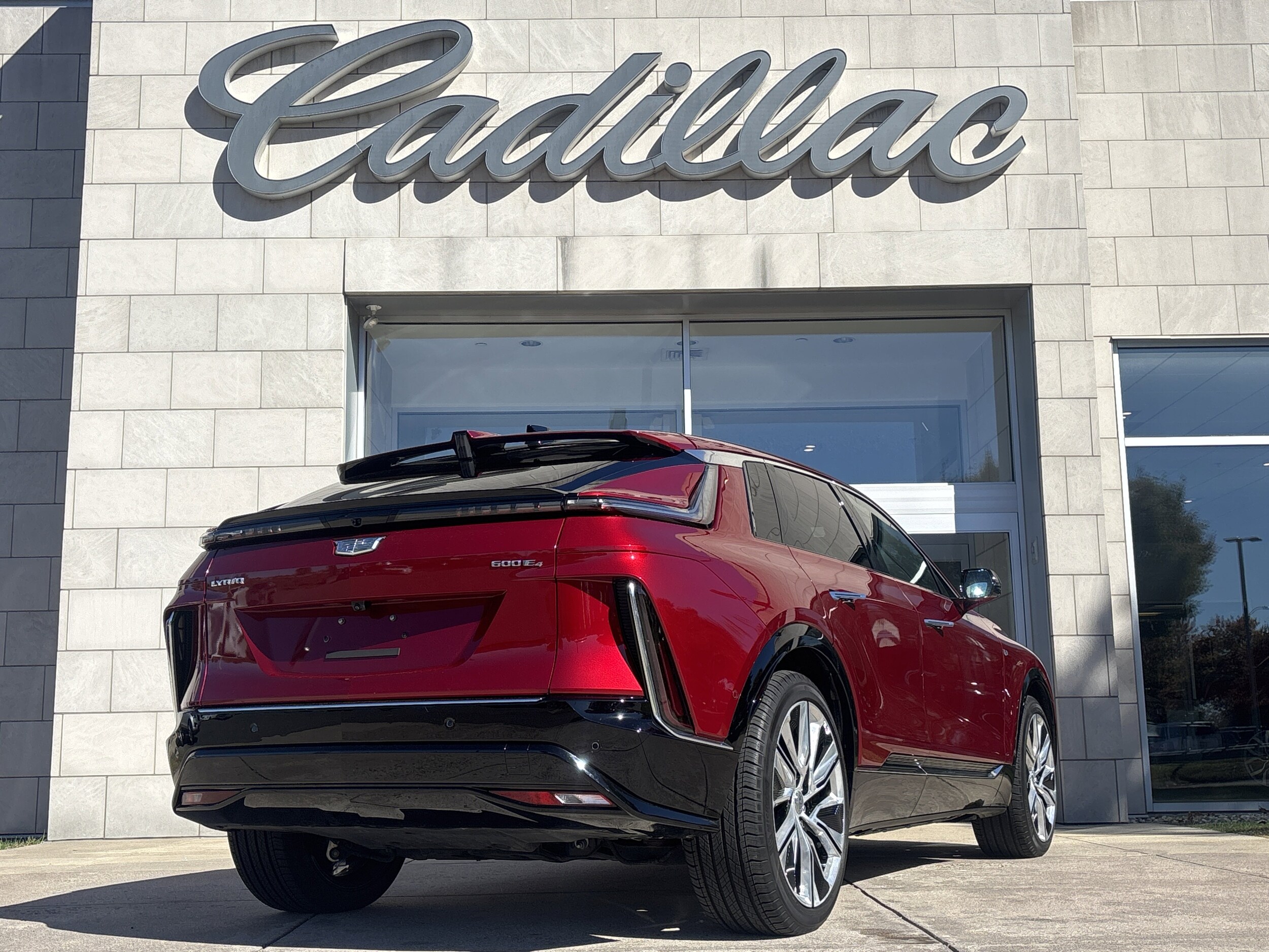 2024 Cadillac Lyriq Luxury photo 3