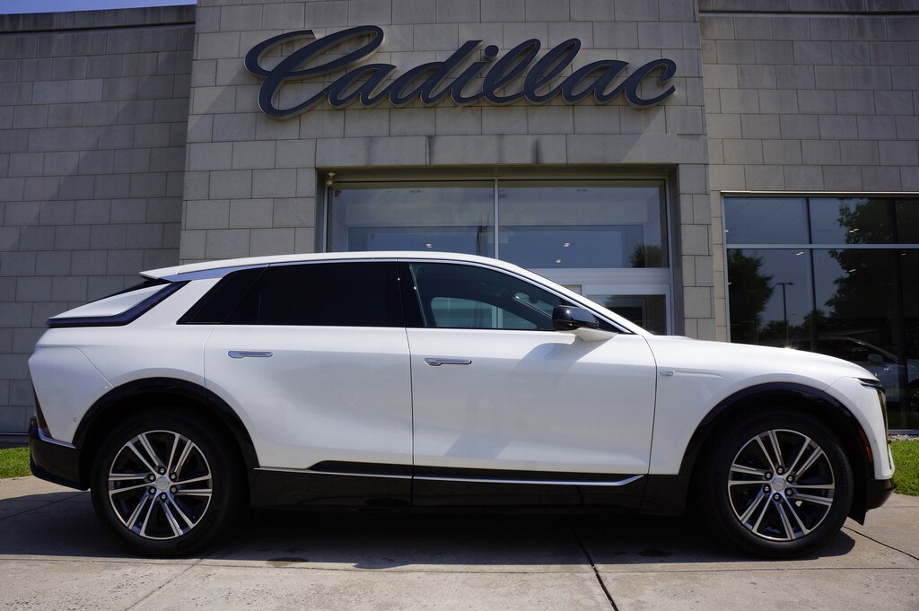Used 2024 CADILLAC LYRIQ Luxury SUV