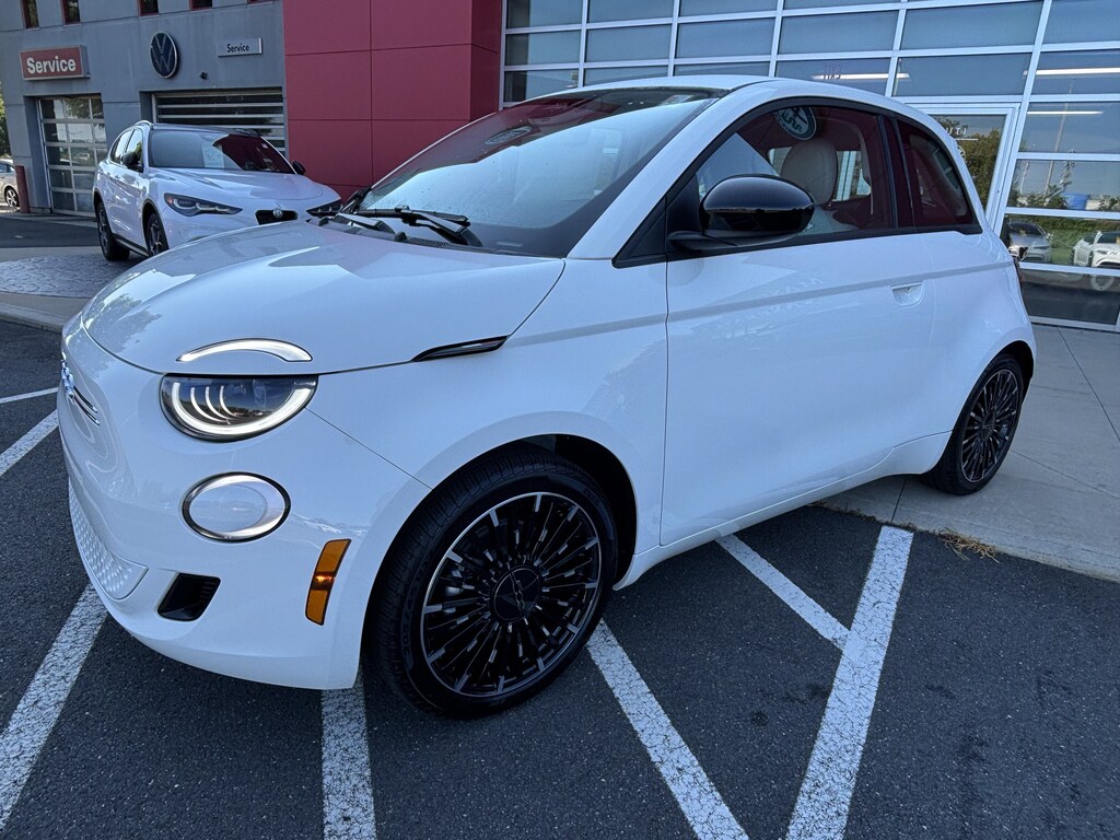 New 2026 FIAT 500e Base Hatchback
