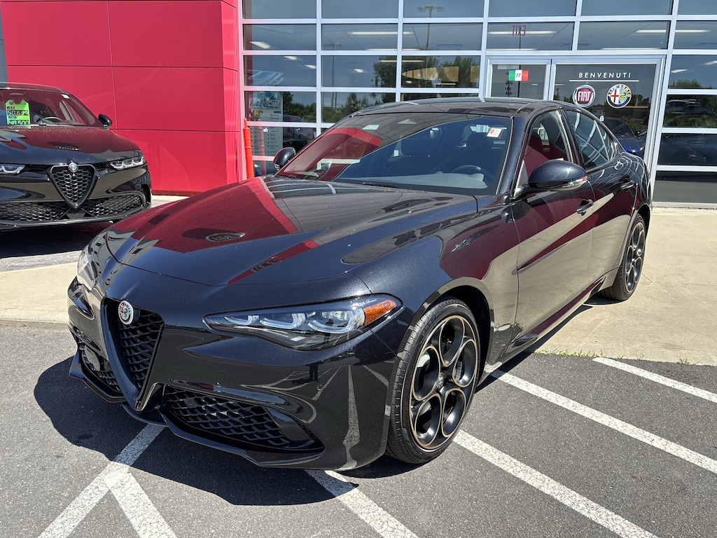 New 2025 Alfa Romeo Giulia Intensa Sedan