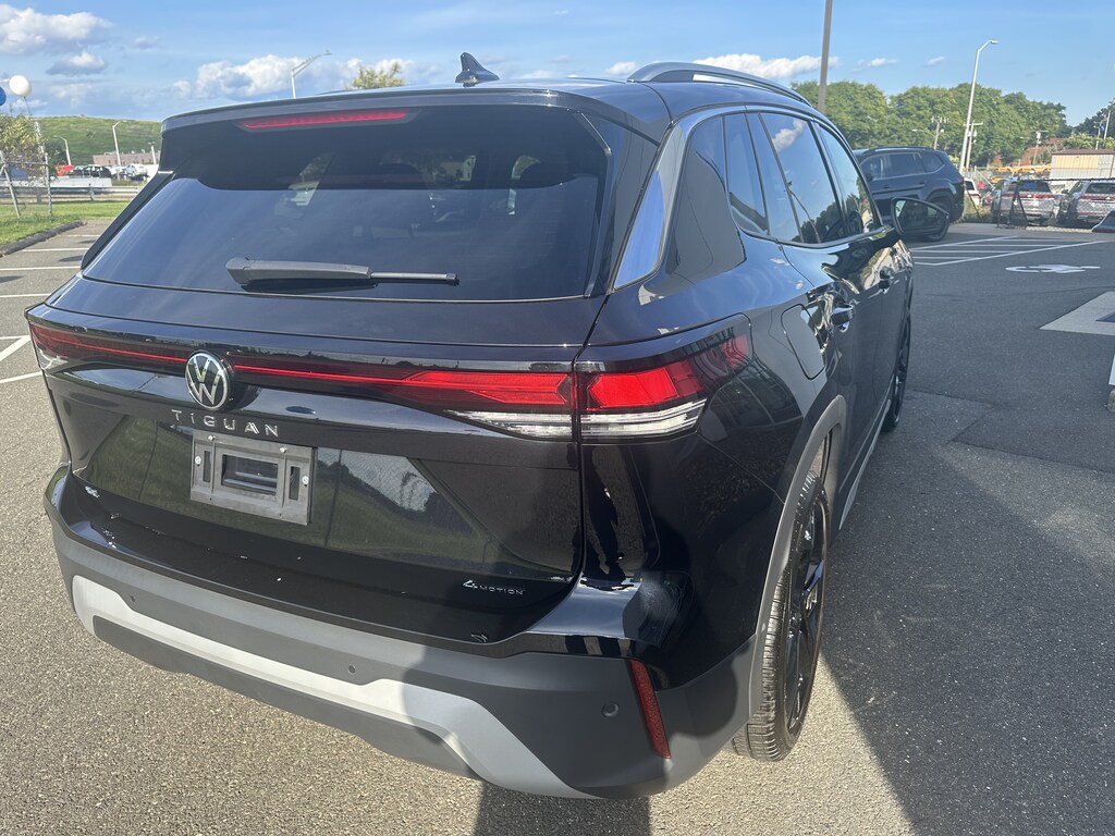 Certified 2025 Volkswagen Tiguan 2.0T SE SUV