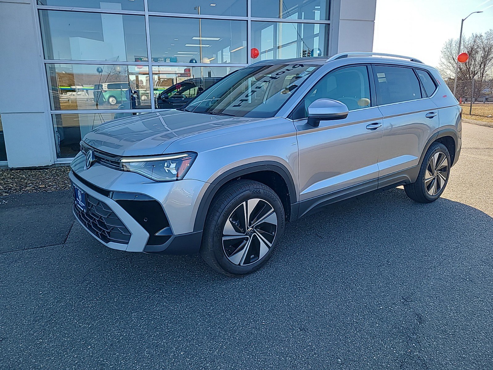 2025 Volkswagen Taos SE photo 2