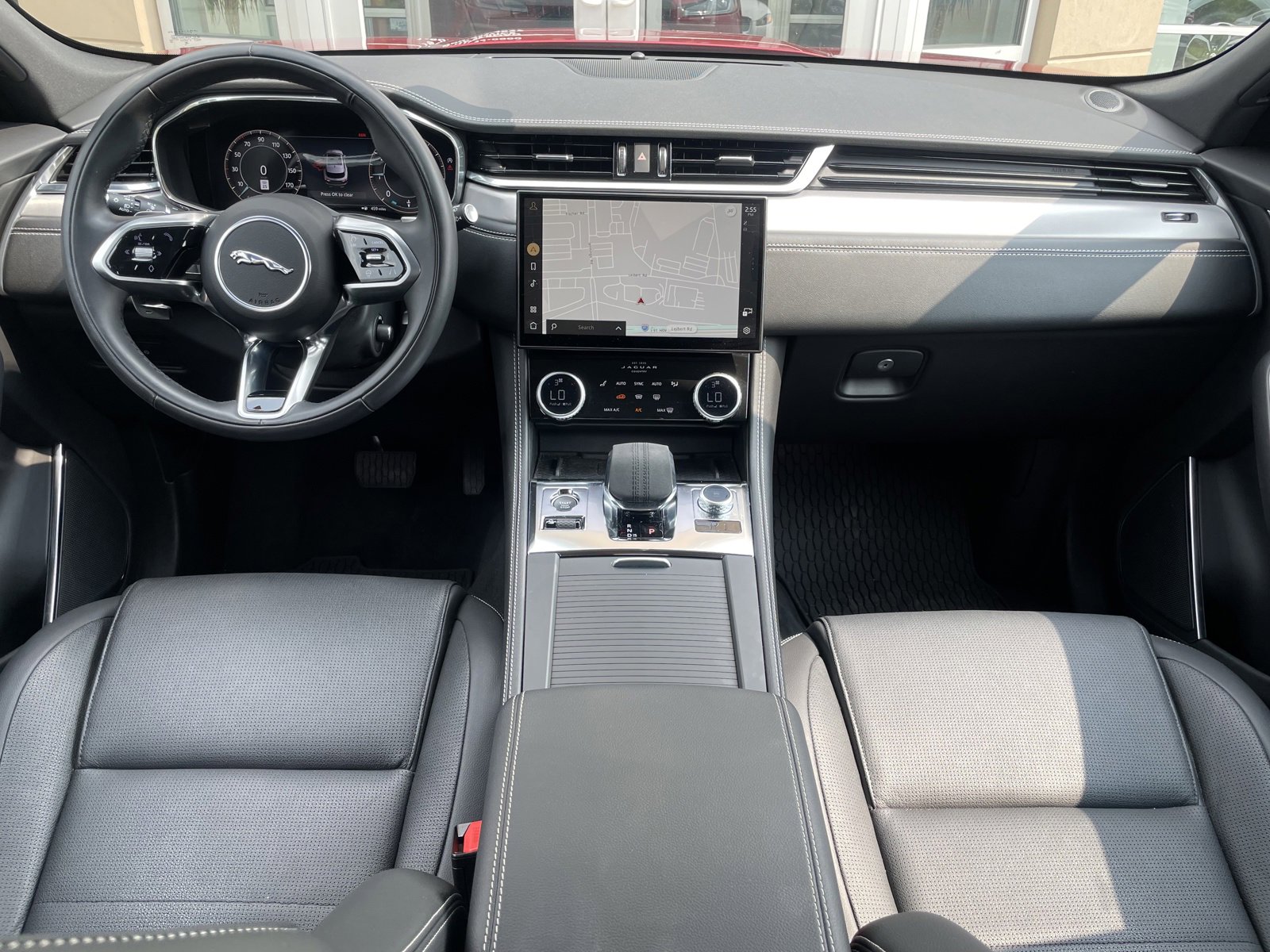 2024 Jaguar F-PACE P250 R-Dynamic S photo 2