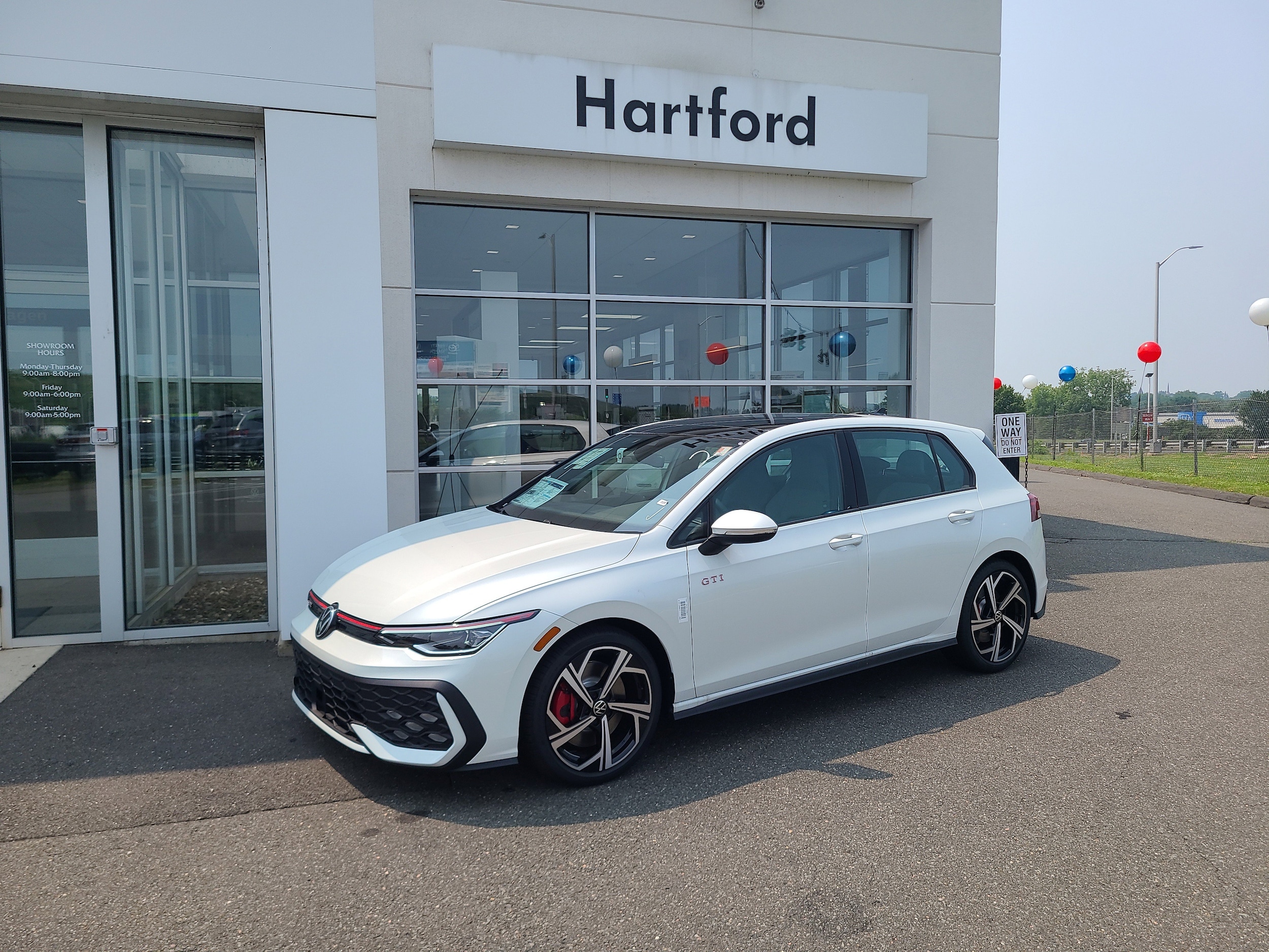 2025 Volkswagen Golf GTI SE's photo