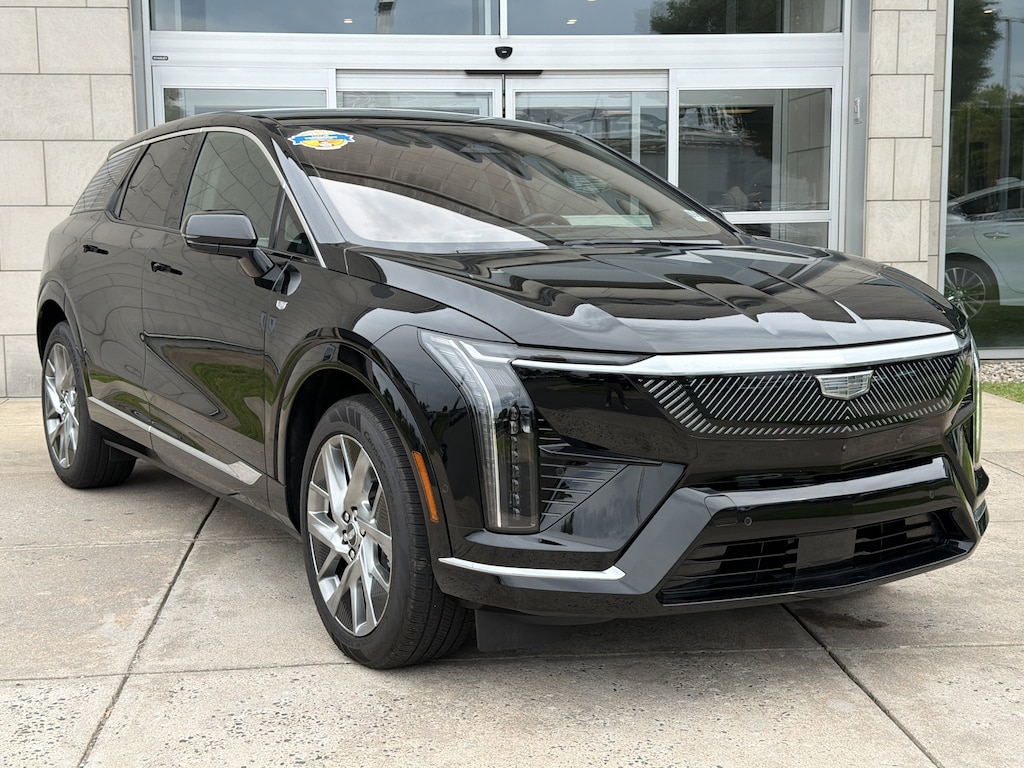 Used 2025 CADILLAC OPTIQ Luxury w/1SE SUV