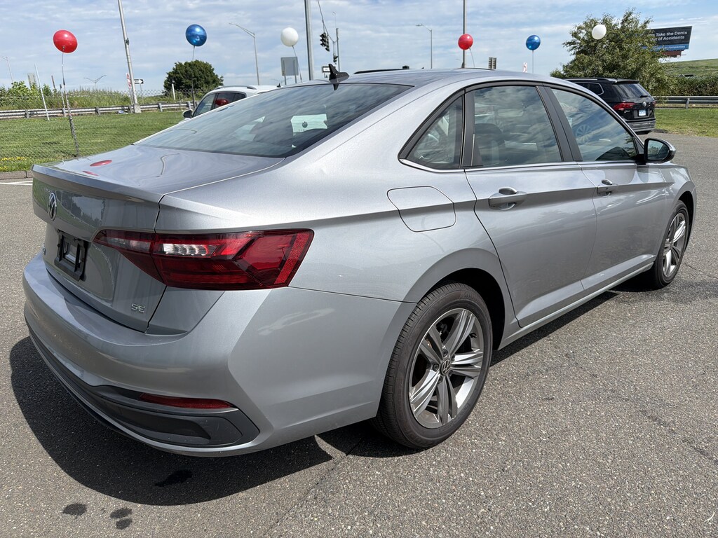 Certified 2024 Volkswagen Jetta 1.5T SE Sedan