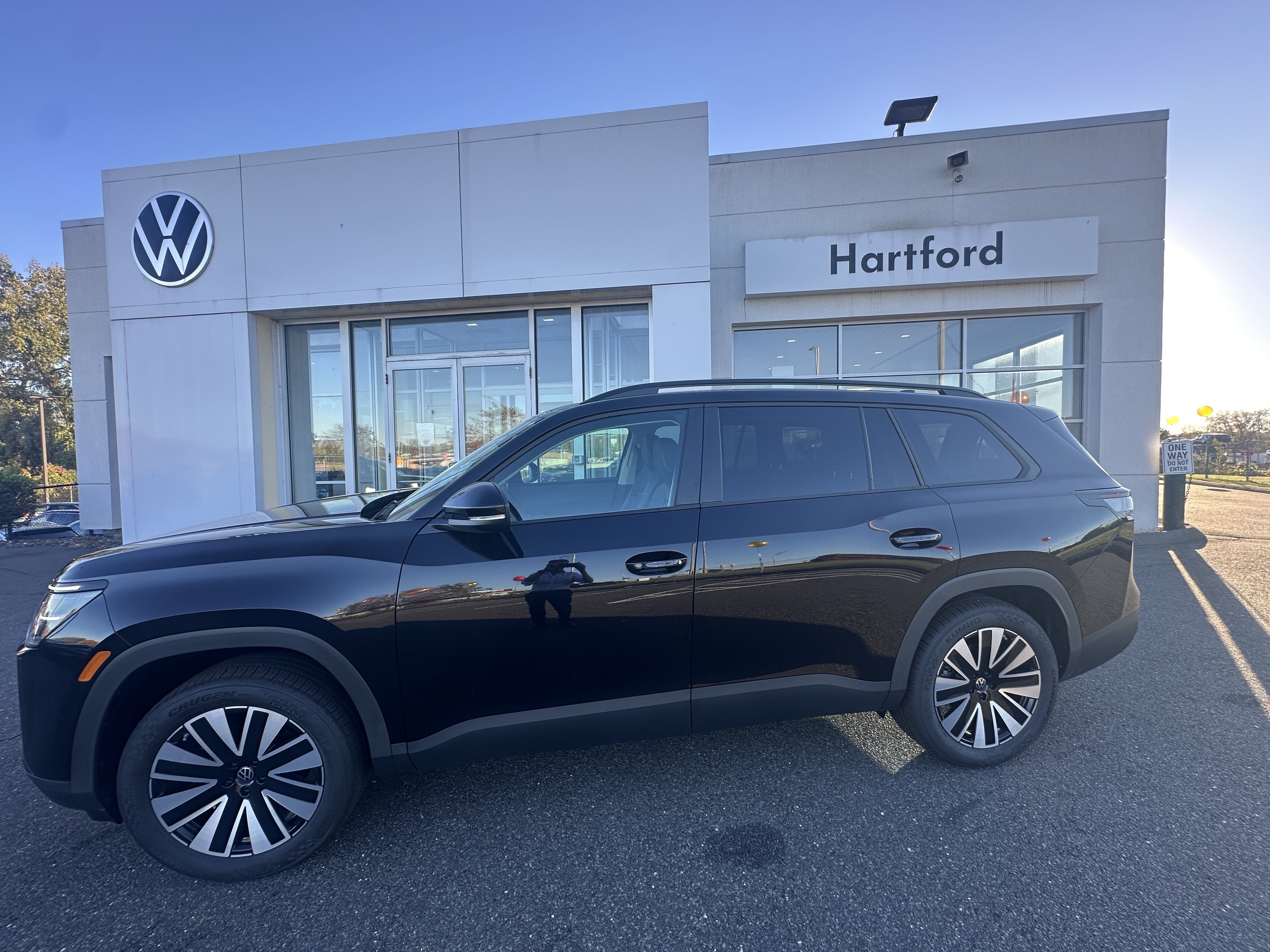 2027 Volkswagen Atlas SE w/Technology SUV