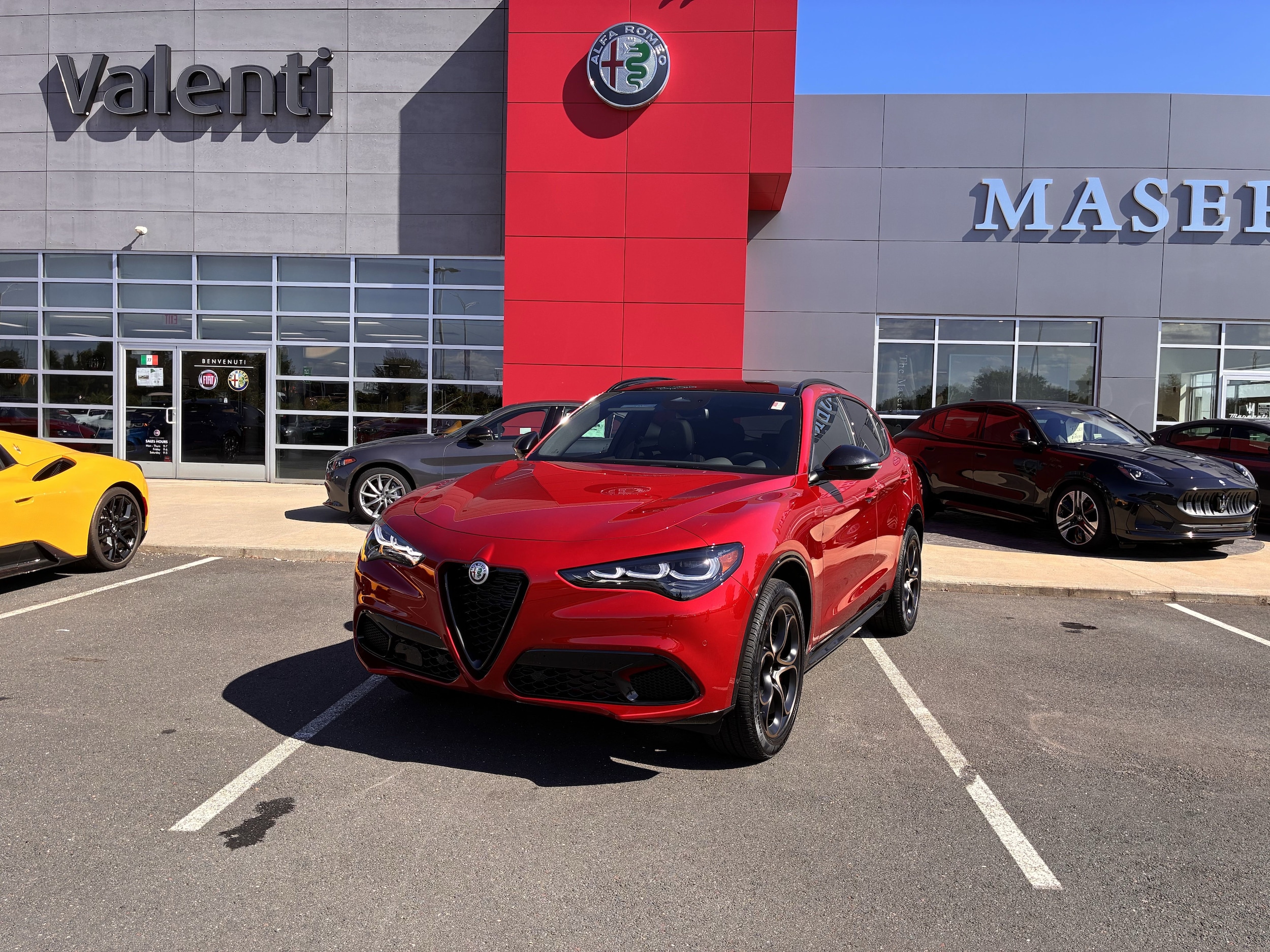 2025 Alfa Romeo Stelvio Intensa's photo