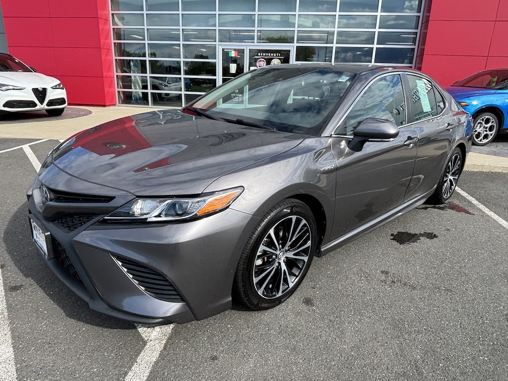 Used 2019 Toyota Camry Hybrid Sedan