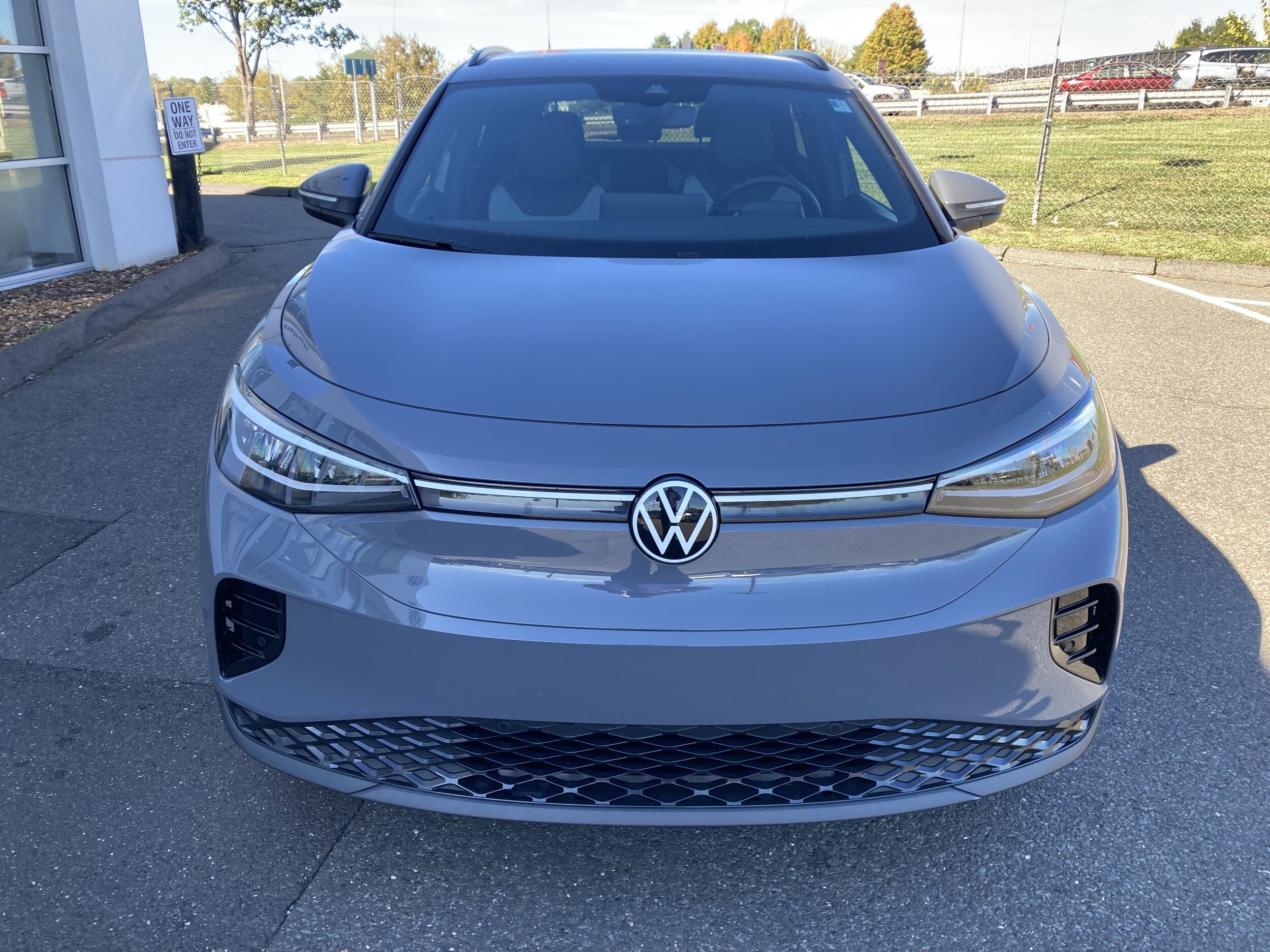 2023 Volkswagen ID.4 Pro photo 2