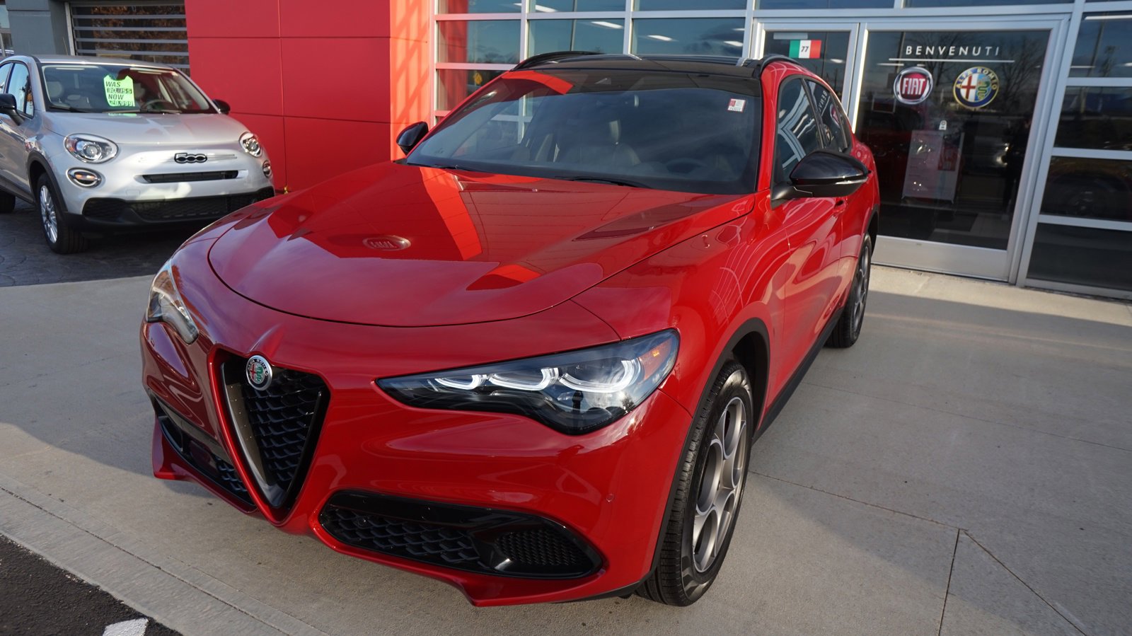 2024 Alfa Romeo Stelvio Base photo 4
