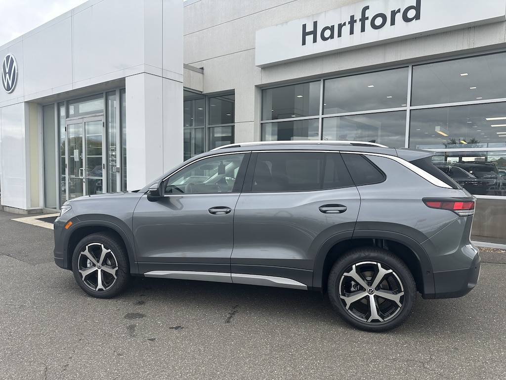 New 2026 Volkswagen Tiguan SE SUV