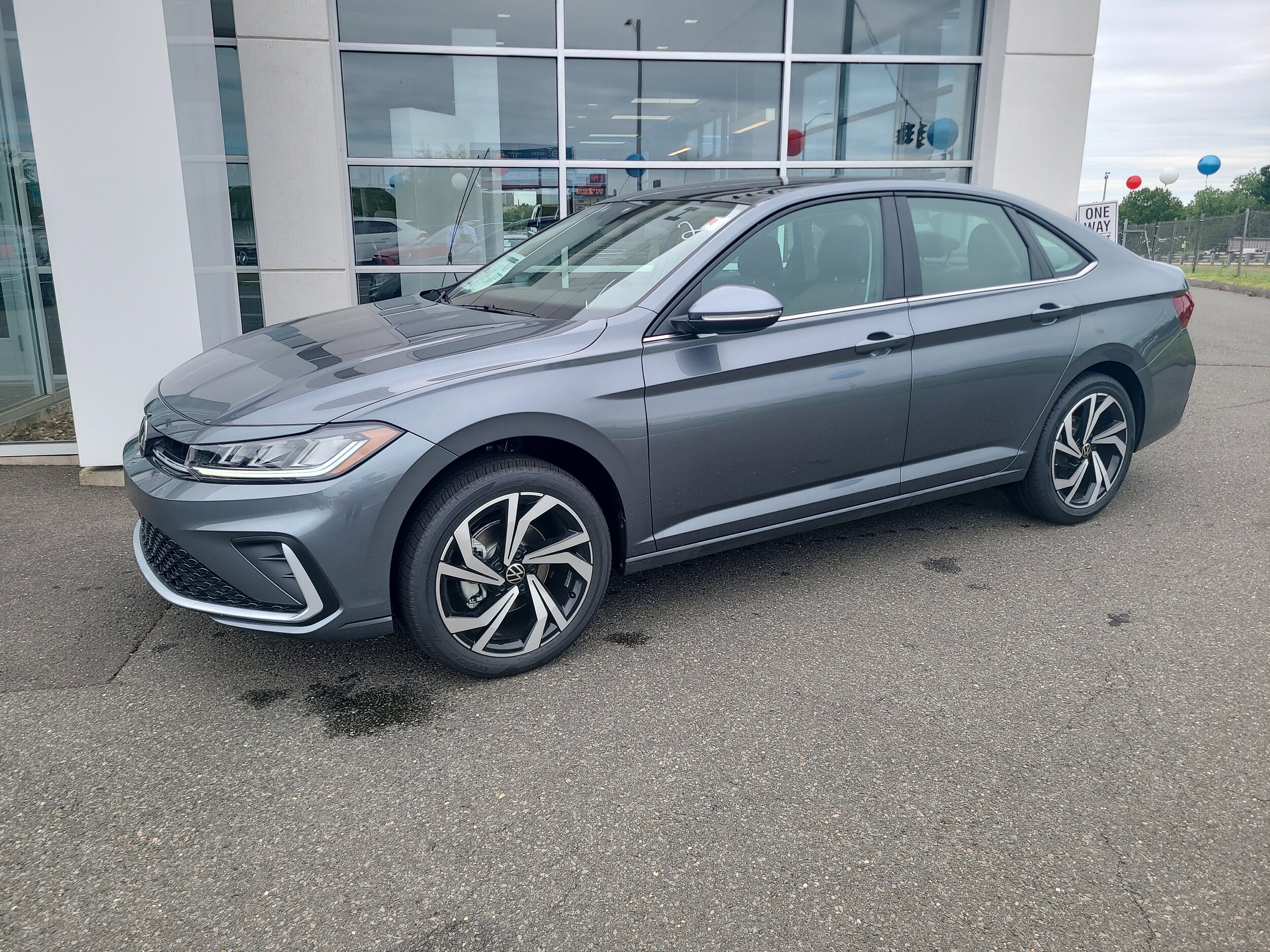 2025 Volkswagen Jetta 1.5T SEL photo 3