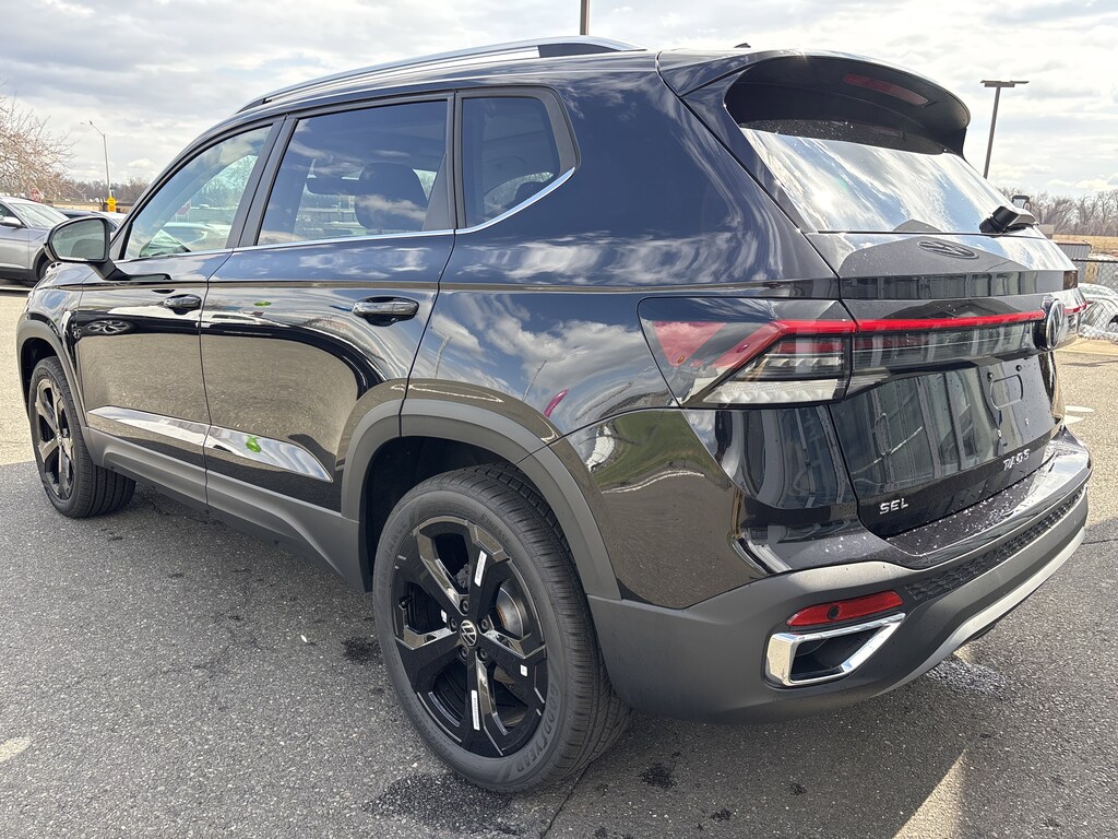 New 2026 Volkswagen Taos 1.5T SEL SUV