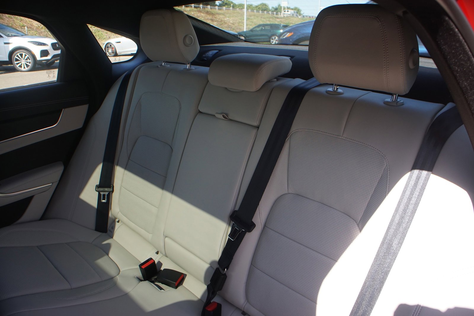 2024 Jaguar XF P300 R-Dynamic SE photo 3