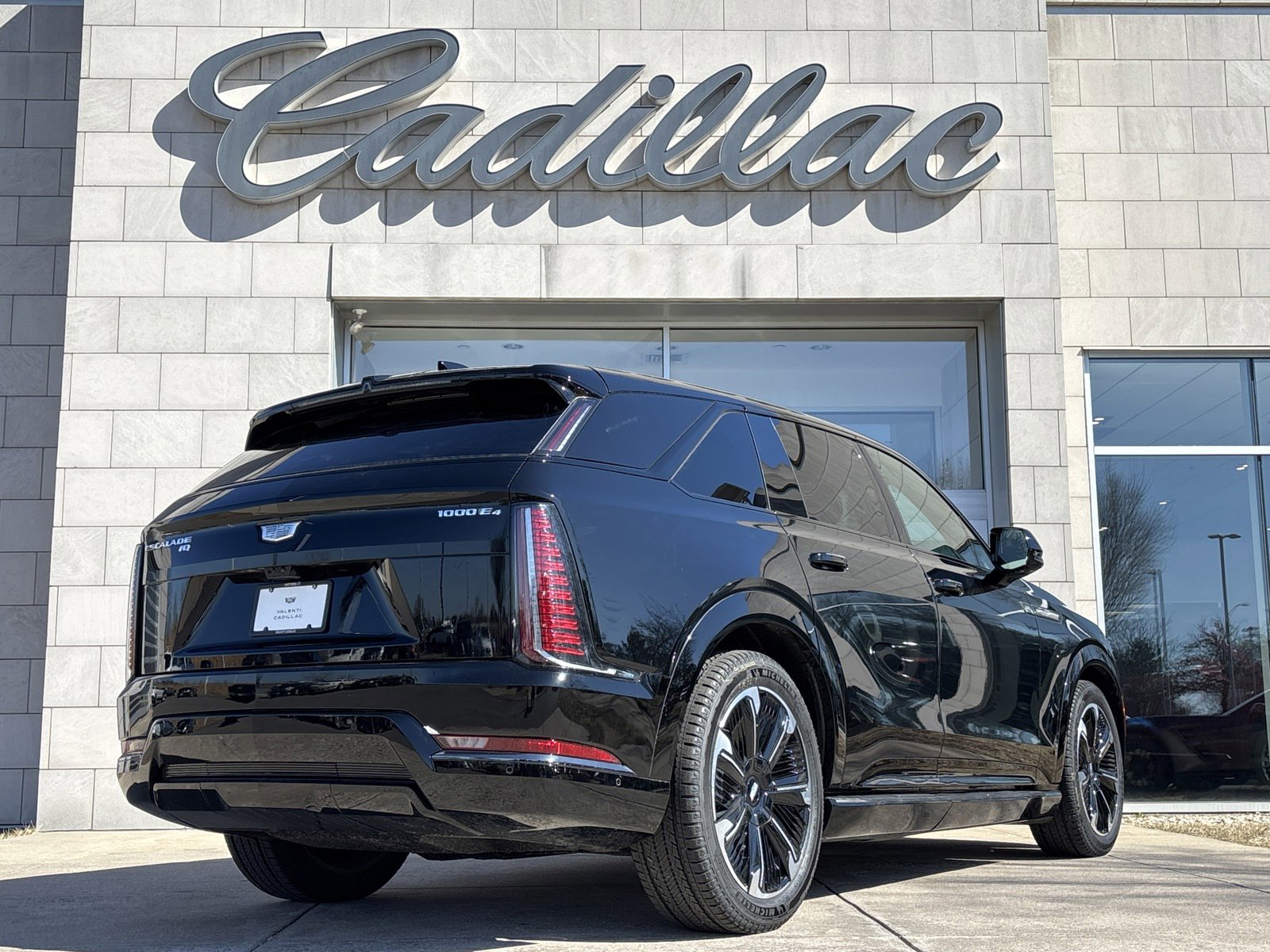 2025 Cadillac Escalade IQ Sport photo 2