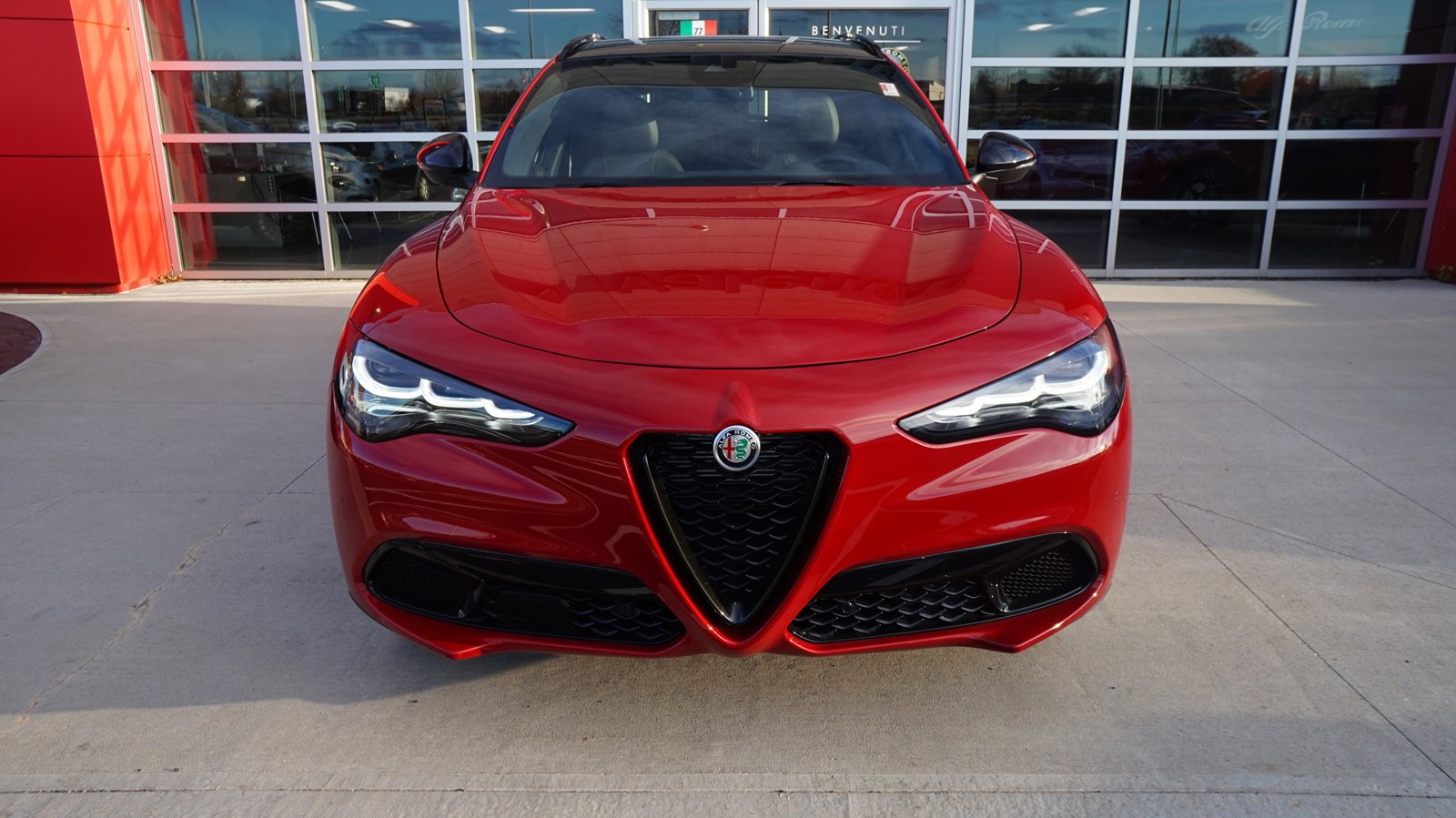 2024 Alfa Romeo Stelvio Base photo 3