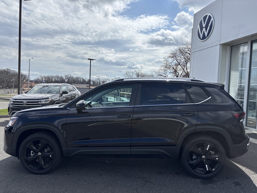 New 2026 Volkswagen Taos 1.5T SEL SUV
